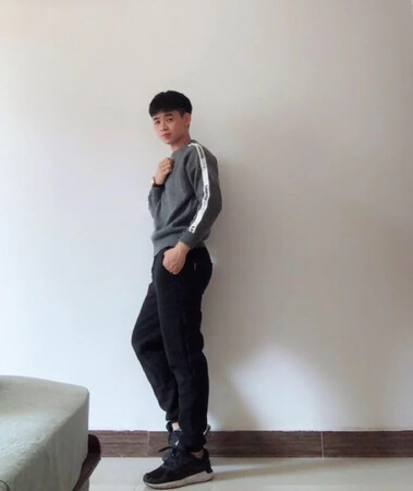 价格十分实惠，没想到这个价格可以买到这款毛衣，穿起来十分好看质量很棒。
