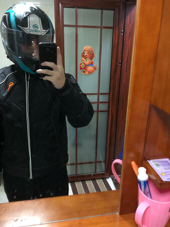 衣服质量确实不错  穿了几天 一件短袖一件毛衣 一个薄外套 在穿上这上衣 在济南夜骑几天没感觉到冷 真的防风！
