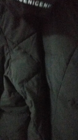 还可以吧 衣服号码有点小