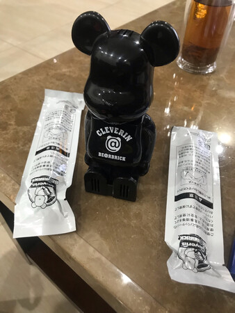 东西不错，还有一个替换棒，期待放在车上可以有效的除甲醛。