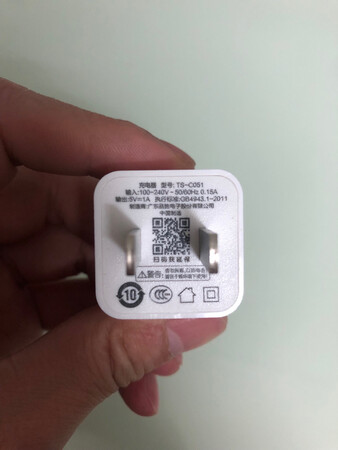 今天上午买的，晚上就到了！以前买过两个，都是以前用6和6p的时候，现在终于都丢了，所以又买……希望可以用得久一些，在我换手机之前！毕竟苹果祖传5V1A