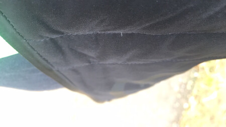 衣服版型不错！但是有点掉羽绒，就显得很不合柒牌的面子！掉的少也让人显得尴尬！