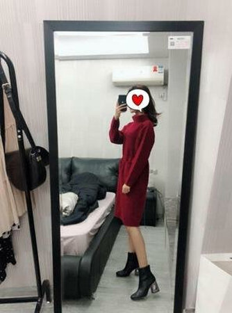 连衣裙收到了，针织的穿着很舒服，款式很潮，穿着很好看显瘦，做工细致，没有多余线头，颜色百搭，我很喜欢！