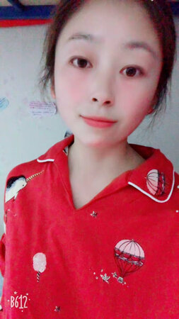 是棉的，材质不错，款式好看，上身效果不错，质量不错