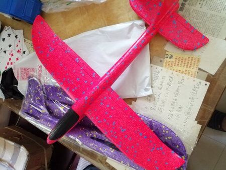 给儿子玩的玩具，好怀念小时候的玩具，一去不复返了