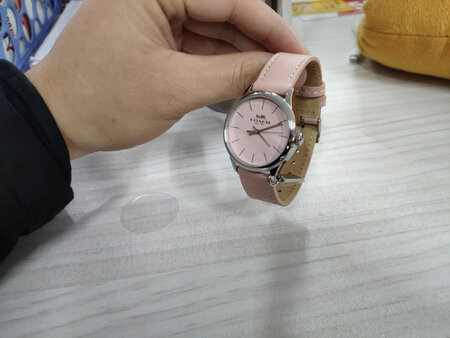 可以的，只有手白带起来好看。淡淡的粉红色，很棒！