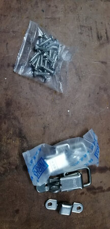 质量不错，有点小，免强可以使用。