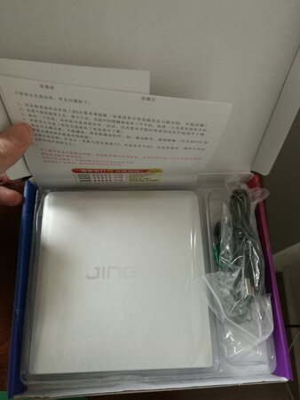 说是铝合金的但感觉就是一层漆，可能是我工作环境比较安静，感觉用着噪音也挺大，读取速度是挺快的，服务态度也还好，可以不满意退货，还是先用着吧