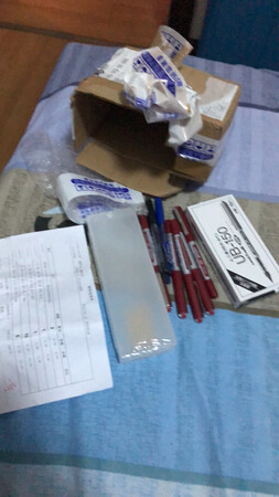 比不错，买了好多，一根笔可以用好久。少了一个盒子，卖家也很快补发了，好评。