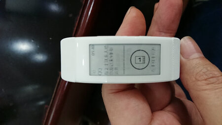 佩戴还不错，就是显示很不清晰，看不清字，有点失望！