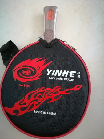 底板还不错，卖家贴皮也不错，球拍套也可以。