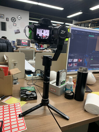 到手后涨价400，买的时机挺对。自动变焦装在电子稳定器上优势就出来了，半画幅套机里面这个还是挺实用的