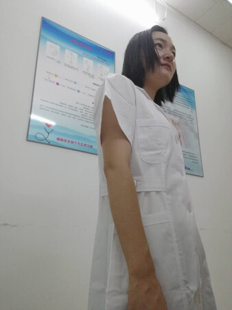 衣服不错，大小合适，穿着也挺舒适的，好看，物流也很快。
