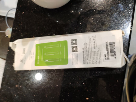 包装太差，打开塑料包装后内部包装都挤压不成样了。而且这笔不是特灵敏，这个品牌的东西买过2次，一次是发错货另一次就是这次了，郁闷