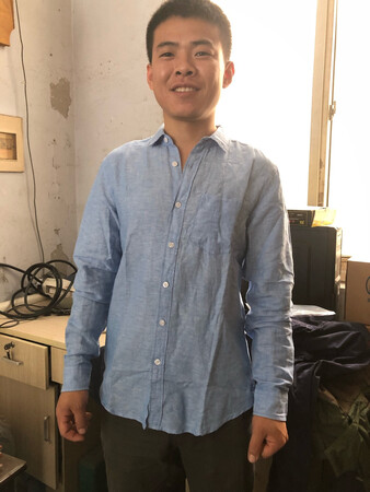 衣服很合身，料子很好穿在身上很舒服很凉快
