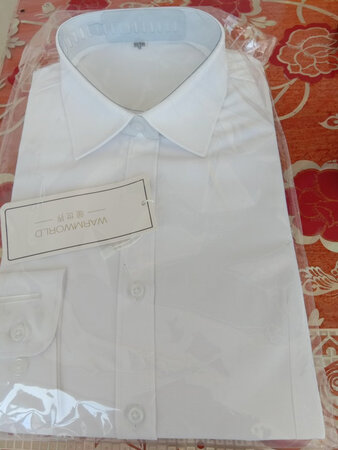 衣衣收到了，物流快，客服服务态度很好，质量也很好。良心卖家！本人95斤，身高一米五八，36码的穿着正合适。推荐大家购买哦！