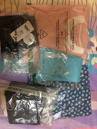搞活动，一下子买了好多。都是夏季薄款，这个夏天可以了。