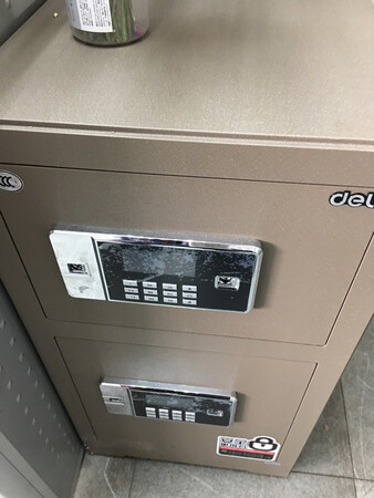 单位买的，挺好！这下宝贝有地方放了。