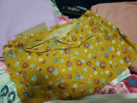 尺寸偏大，颜色有些失真。价廉物美，以后还会再买。