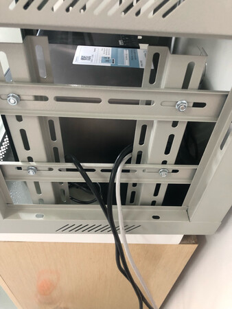 挺好的，整体机柜无需组装，质量也挺好，共享盘放进去也正好