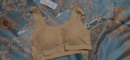 穿上感觉很舒服，很服帖但不勒