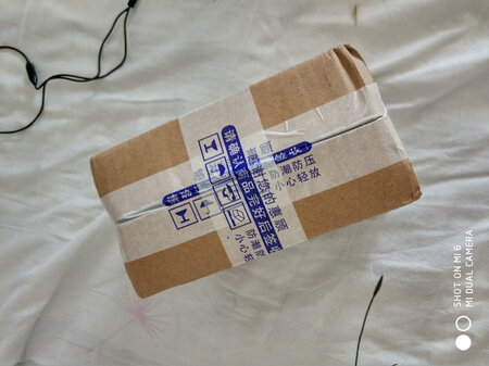 画质一般。不是很清晰。支架不好用，夹不住摄像头。操作还不是很熟悉。操做有时候不成功。