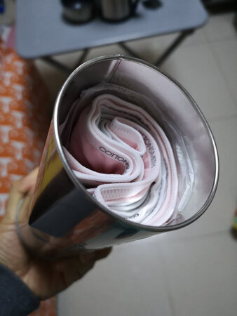 以前在商场经常买，后来都撤店了，只能在这里买，棉花共和国的百分百棉很舒服，弹力也很好。就是包装经历了暴力。。。。。。还是比平时要买小一号