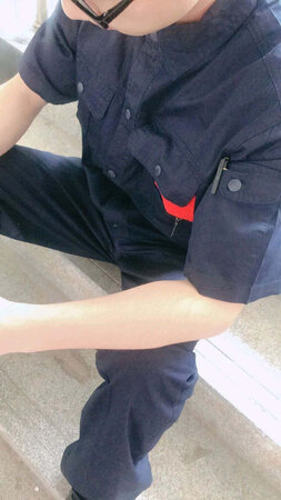 这已经是在能盾家第三年买工作服了，因为是夏装穿的工作服需要透气性比较好的，所以这次选择了全棉的产品，买回来之后员工反馈都说很好，面料很透气，也没有缩水褪色的情况，之前有看买家评论说是褪色起皱买得时候还很担心，但是穿了之后发现一点问题都没有，员工都说很好，老板也说我选的这家选对了，能盾果然是大品牌，我们会一直支持你们的！！！