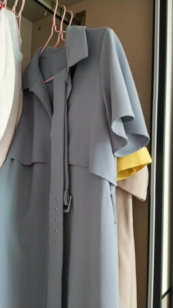 非常喜欢这件衣服，面料厚实但舒服?