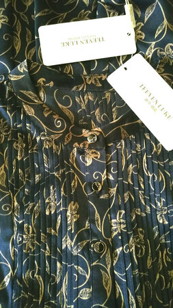 衣服穿着舒服漂亮质量很好。