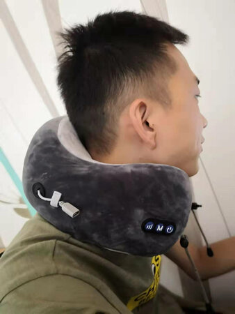 按摩枕用充电款的确方便多了。而且感觉这款设计也比较合理，对脖子支撑挺舒服的。不同模式还能自己调整力度。另外也谢谢店家的耐心讲解额。