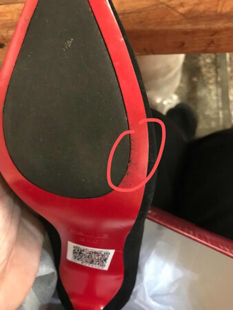 不要买这家鞋 ，刚买的还没试就这样子 这鞋不是旧鞋是什么，以次充好……