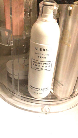 一瓶快用完了，味道很好闻，涂抹的时候能看到奶珠！