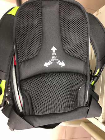 是我喜欢的款式，一般旅游出行购用，质量也好。