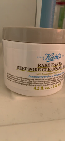 用着跟之前实体店里买的感觉差不多，不过包装有点简陋，瓶子外面有点划痕啥的，不影响使用