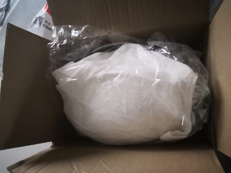 包装太low了，一下子就感觉档次不行了，不过试了下还可以，看看能穿多久