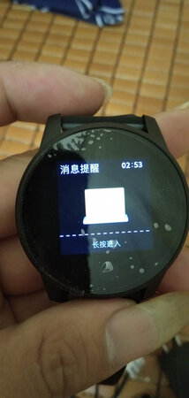 手表很漂亮，功能也齐全，充电也很方便，表后面还有光线感应测量血压、心跳频率等。总体还算不错，希望使用可以长久！