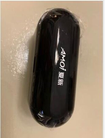 戴在耳朵上非常舒适，设计特别合理，东西小巧，方便随身收纳携带，耳机佩戴也不会掉，音质效果也很好。
