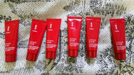 价格有点贵，赠品拿来卖。