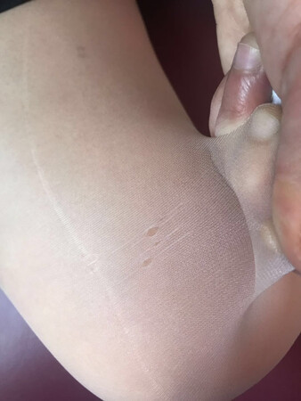 袜子是去年买的，今年才穿质量真心的差，是次品吗