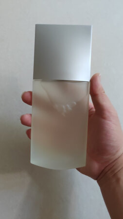 后调蛮好闻的，留香时间一般，但性价比在这放着，好评。