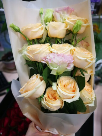 花非常漂亮。就是配送慢了点