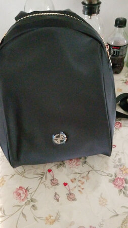 包的质量很好、做工精良、用料上乘、售后服务好！多多优惠！
