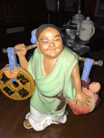 工艺基本上过得去，就是鼻子有点花，总体还是满意，下次会继续购买。