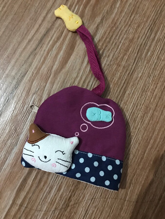 收到，很不错，店家发货速度，东西很不错很好看，做工很精致，超级喜欢，就是拉绳和图片不一样，店家服务一般