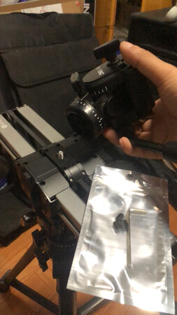 非常棒，好用，可是螺丝和我的云台不配套，怎么办呀？我的孔大，滑轨的螺杆细了，直接接相机刚好，我再想想办法