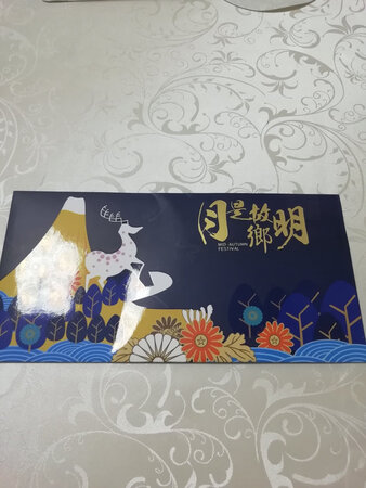礼品册设计得很精美，里面可选的东西很多，送礼选择性更多，礼品又比较有档次，非常满意。