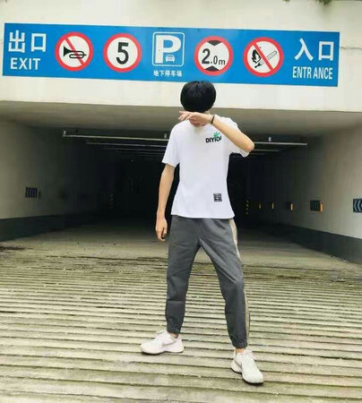 上身效果好，布料柔软，之前一直在这家买短袖还没有买过裤子，看见这家上了裤子，马上购买来穿，回购过很多次的店铺了，很喜欢，布料不错，穿上帅气，大家都 说好看