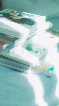 给我有两个黑点带瑕疵的，懒得退了