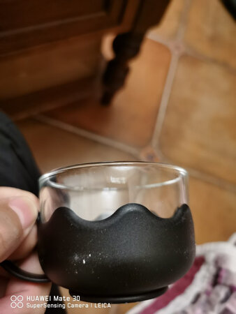 心仪紫丁香这套茶具很久了，自从在朋友家喝茶用过一次就无法释怀了，早早的放入购物车，一直等到双十一，虽然相比较其他产品优惠力度不是很大，但喜欢没办法！果断出手购入，快递第三天送到，迫不及待打开，果然是自己期待的，试用了一下很不错，不过要是茶杯有小号的就更完美了！